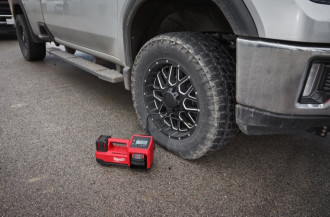 Компресор автомобільний акумуляторний