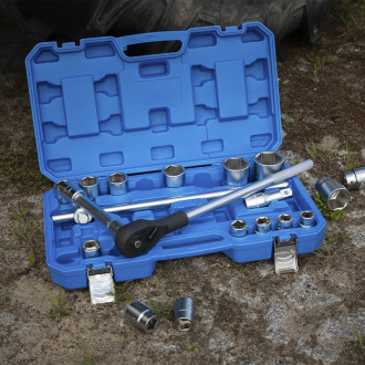 Набір голівок торцевих та аксесуарів в пластиковому кейсі HOEGERT 19 - 50 (HT1R510)