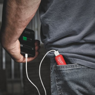 Акумулятор Li-Ion Повербанк 2,1А PPS-301 с зарядним пристроєм USB L4 MILWAUKEE 4932493335