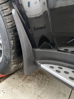 Бокові підніжки (пороги)