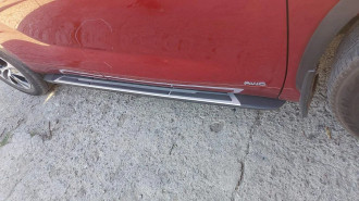 Бокові підніжки (пороги)